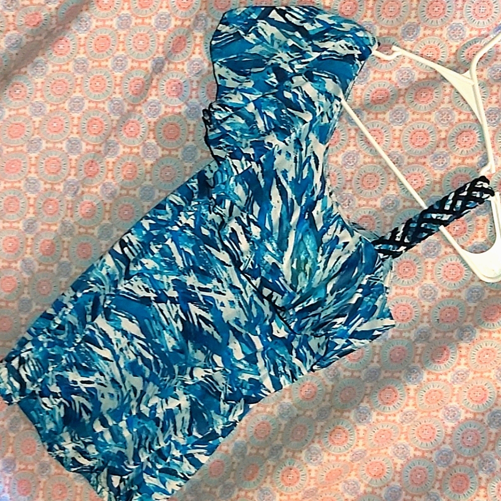 🍒Cute aqua one shoulder tank top!